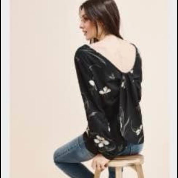 Twist Back Blouse - Picture 1 of 3